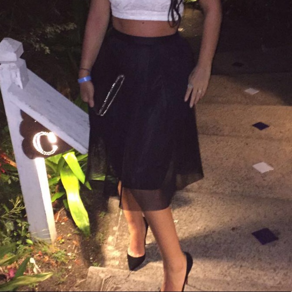 Puffy black skirt